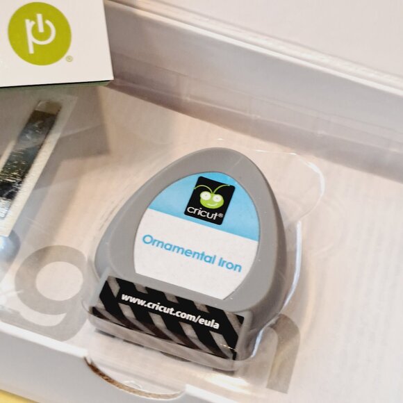 Cricut Ornament Iron Cricut Die Cut - Picture 6 of 8